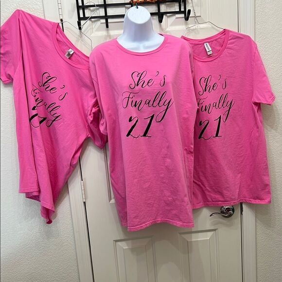 She’s Finally 21 Jerzees Pink Crew Neck Tees Set Of 3 Medium Large XLarge 1 Each - Picture 1 of 14